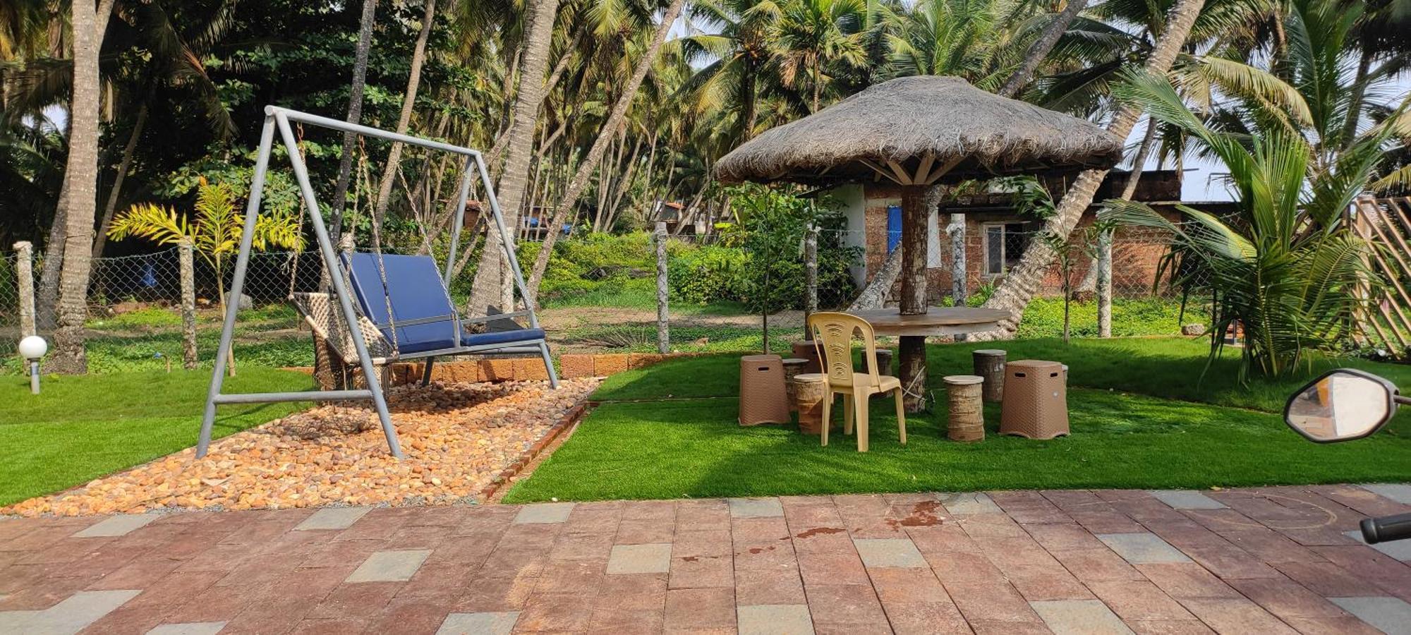 Corniche Beach Resort Mulappilangād Habitación foto